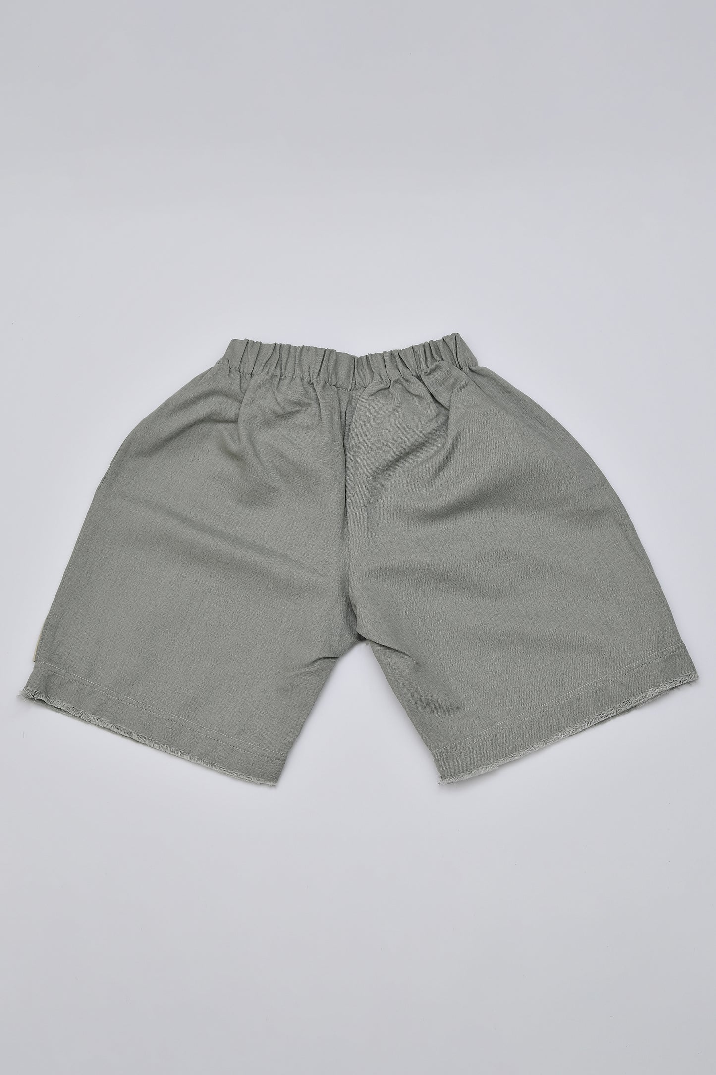 Pantalone Capri corto sfilacciato
