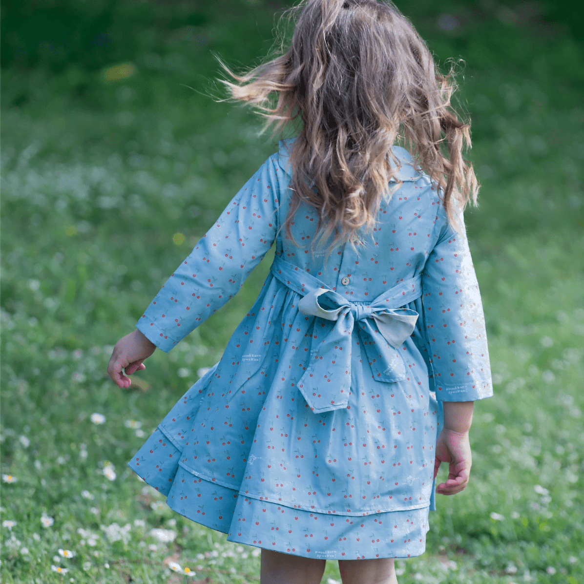 Abito-Fantasia-Ciliegine-back-indossato.png