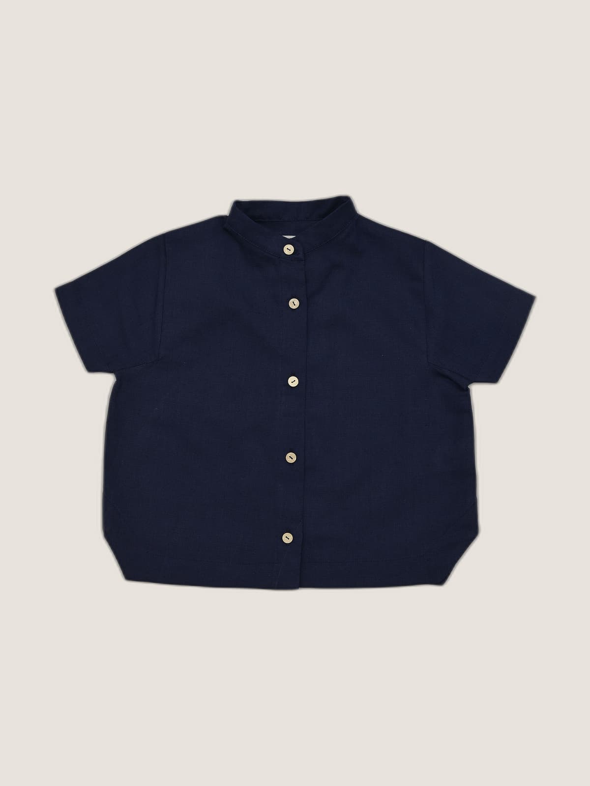 Camicia alla Coreana in Lino Blu navy e notte still life front di Farway Milano - _AND3676-vertical-beige-centrato-zoom.jpg