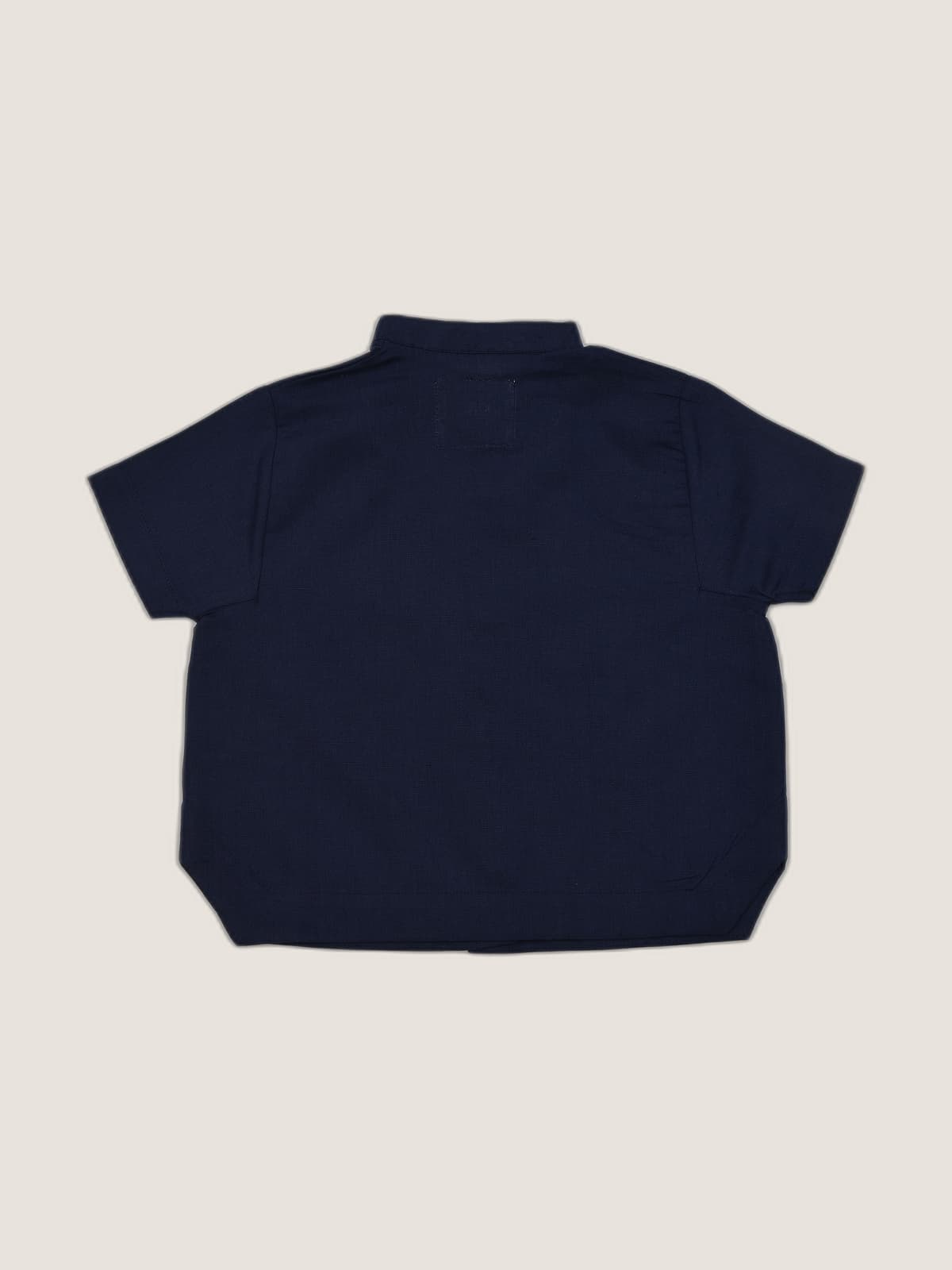 Camicia alla Coreana in Lino Blu navy e notte still life retro di Farway Milano - _AND3677-vertical-beige-centrato-zoom.jpg