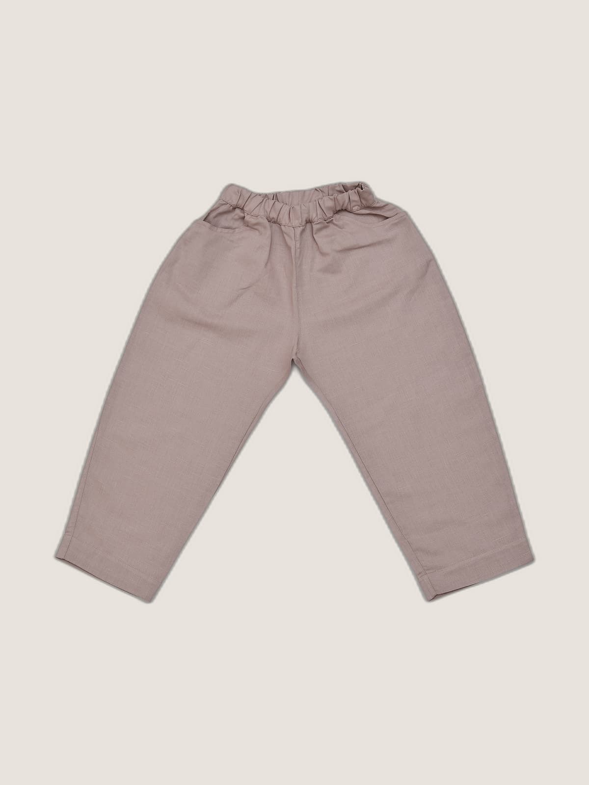 Pantalone Capri Rosa cipria e nude still life front di Farway Milano - _AND3699-vertical-beige-centrato-zoom.jpg