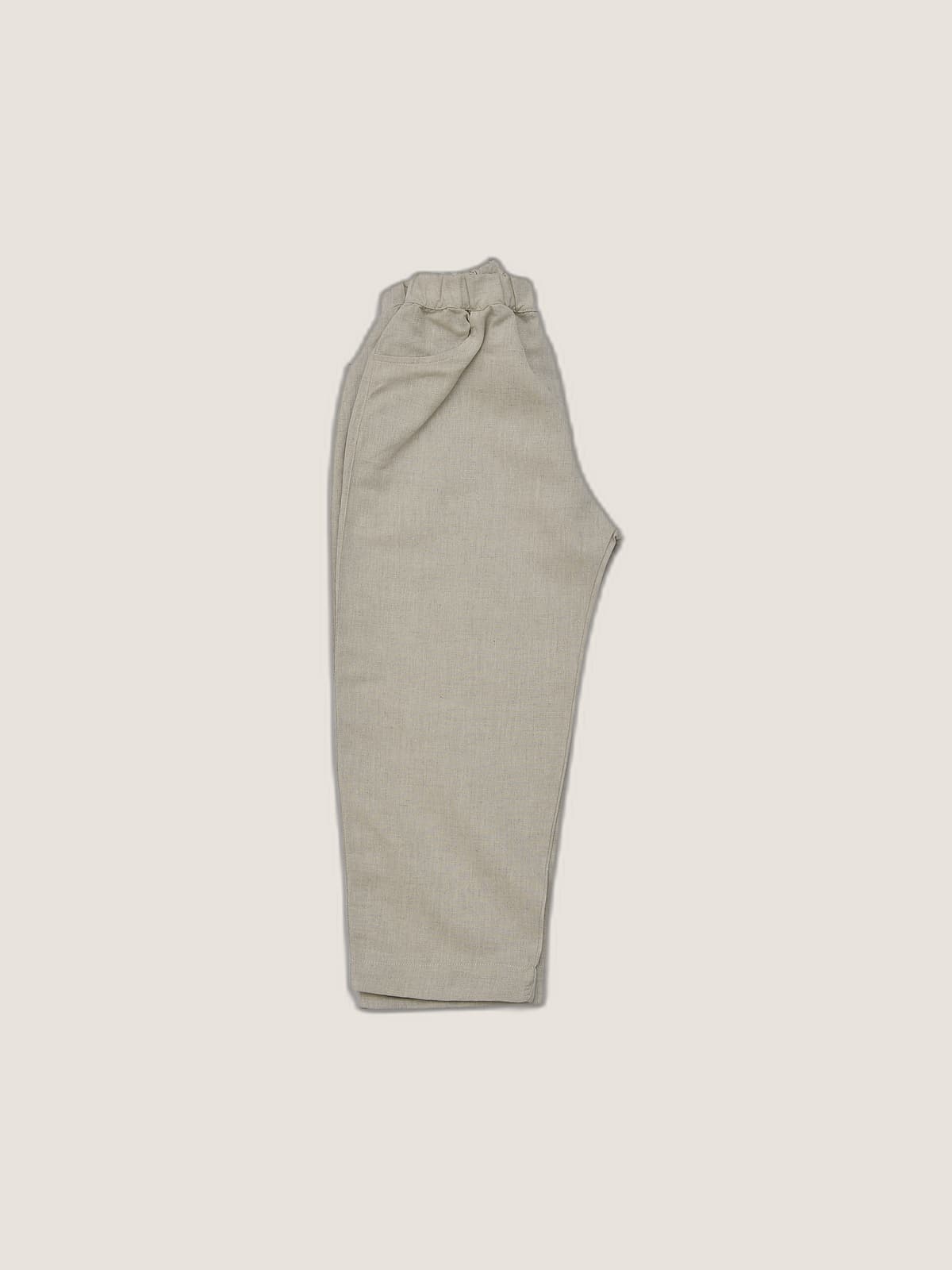 Pantalone Capri Ecru e lino naturale still life front di Farway Milano - _AND3703-vertical-beige-centrato-zoom.jpg