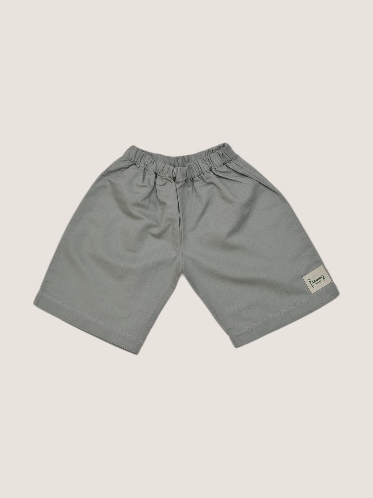 Pantaloncino Capri Celeste lino e polvere still life front di Farway Milano - _AND3729-vertical-beige-centrato-zoom.jpg