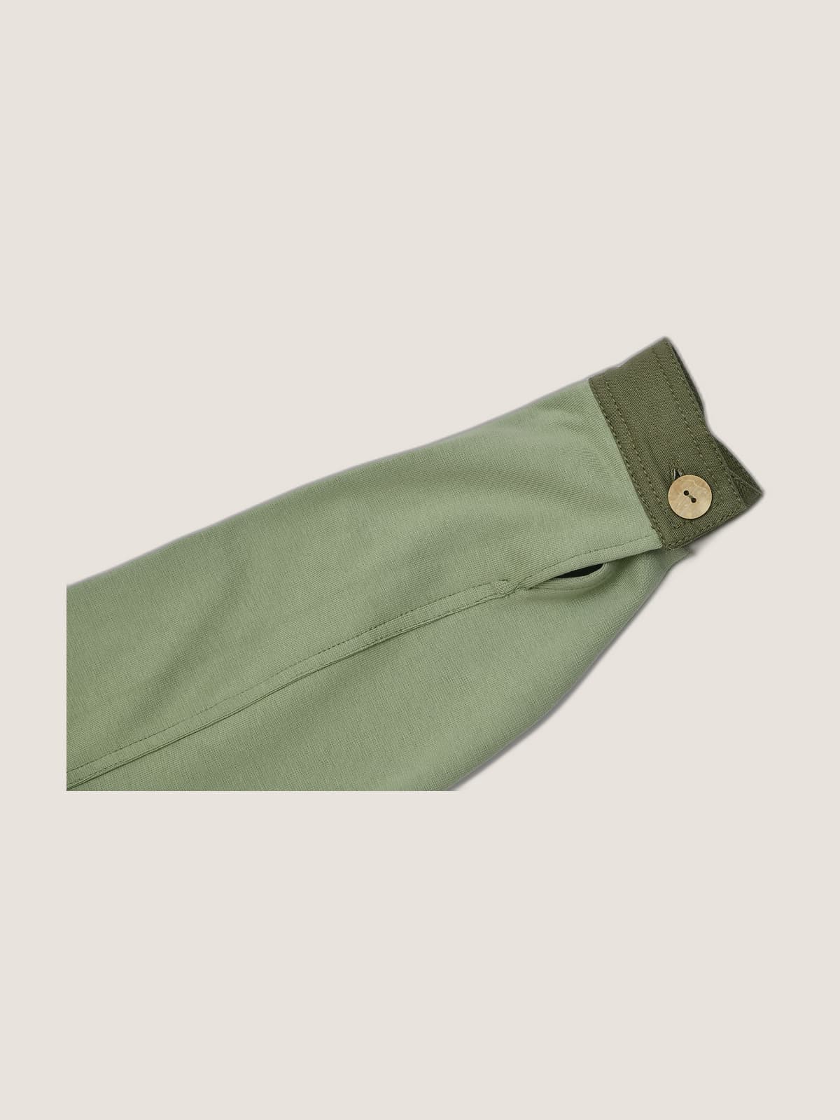 Giacca in Lino Verde khaki e militare still life dettaglio di Farway Milano - _AND3742-vertical-beige-centrato-zoom.jpg