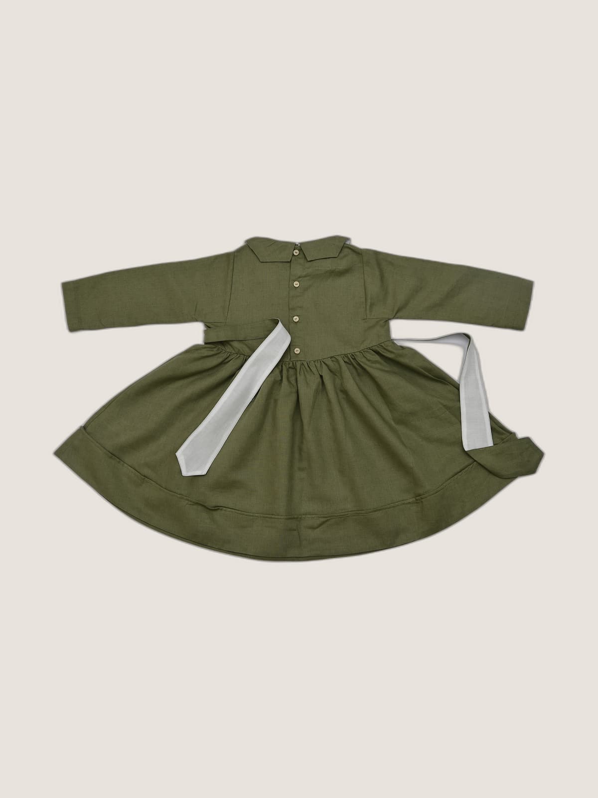 Abito Ariel Verde khaki e militare still life retro di Farway Milano - _AND3767-vertical-beige-centrato-zoom.jpg