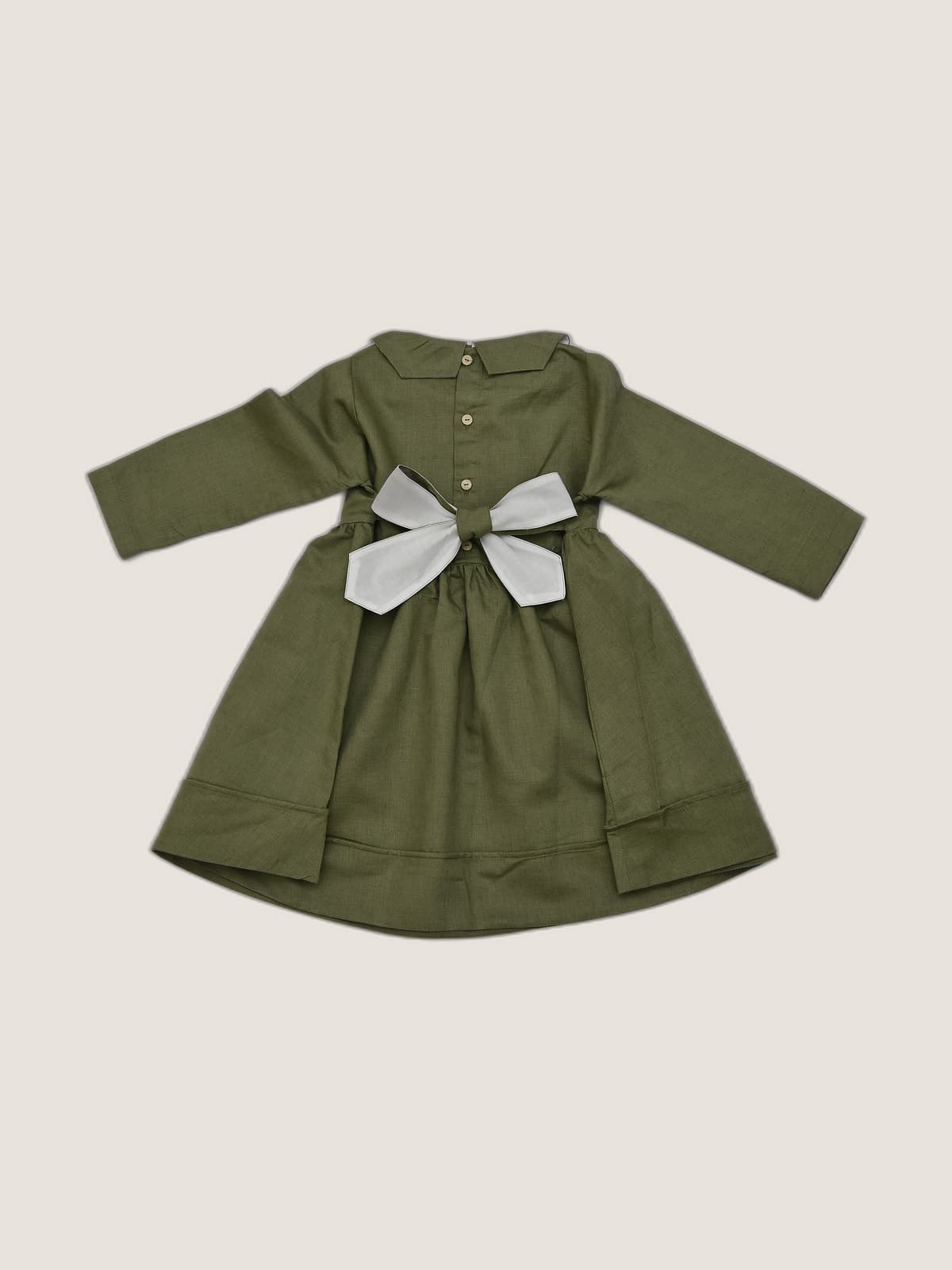 Abito Ariel Verde khaki e militare still life retro di Farway Milano - _AND3769-vertical-beige-centrato-zoom.jpg