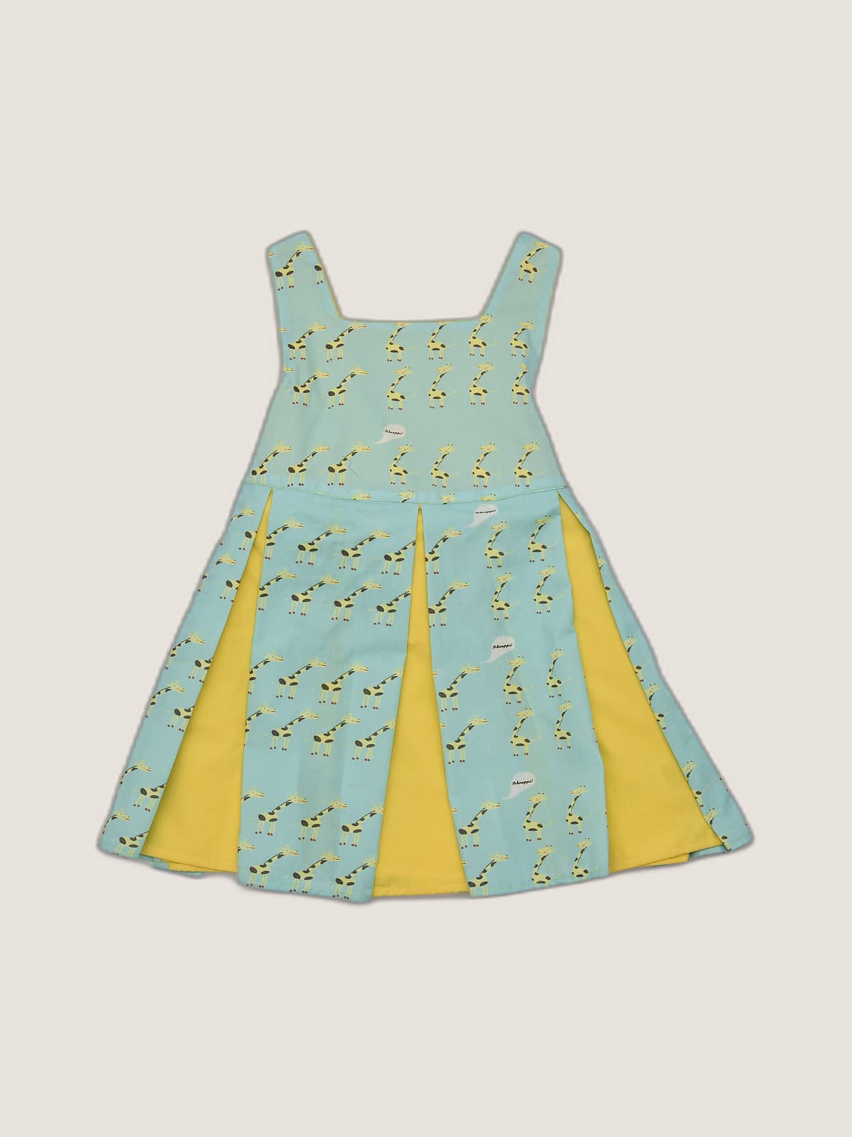 Abito Masha smanicato bicolore Giraffe Fantasie: personaggi still life front di Farway Milano - _AND3778-vertical-beige-centrato-zoom.jpg
