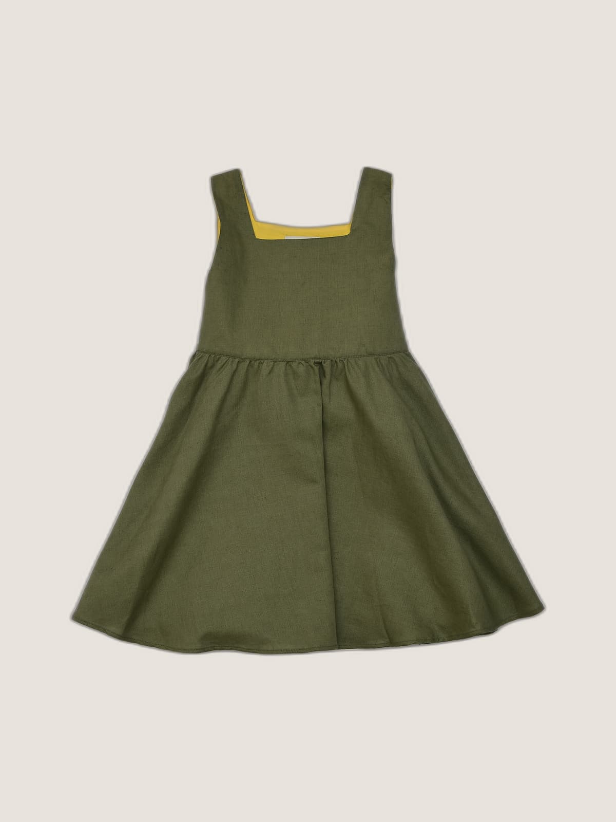 Abito Charlotte smanicato in lino Verde khaki e militare still life front di Farway Milano - _AND3786-vertical-beige-centrato-zoom.jpg