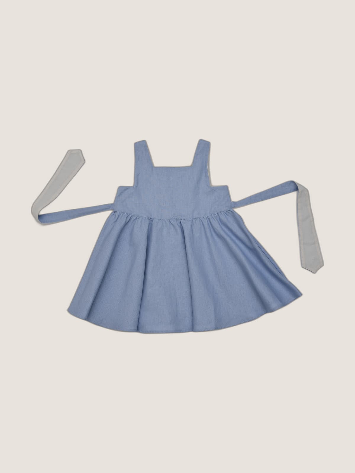 Abito Charlotte smanicato in lino Azzurro polvere e denim still life front di Farway Milano - _AND3817-vertical-beige-centrato-zoom.jpg
