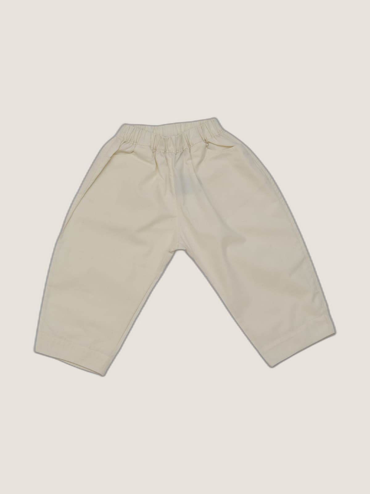 Pantalone Cropped in Popeline Panna e avorio still life front di Farway Milano - _AND3828-vertical-beige-centrato-zoom.jpg