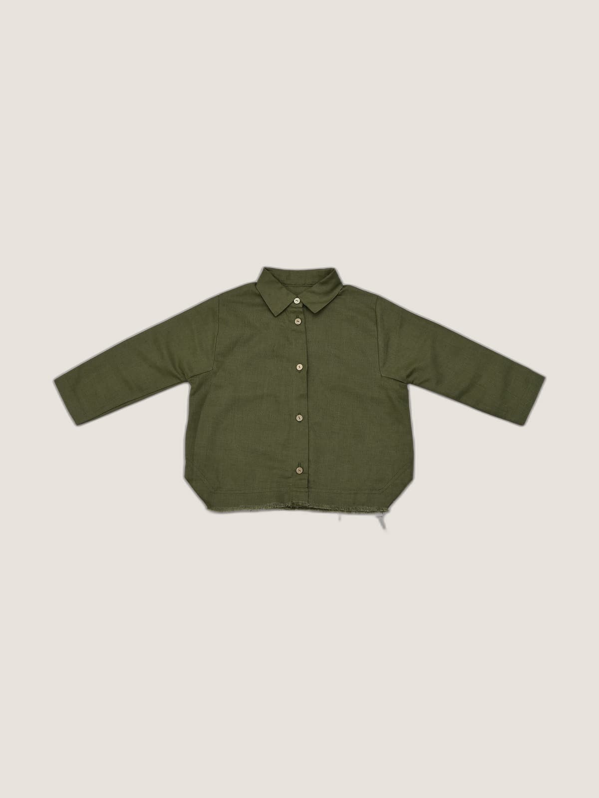 Camicia Capri manica lunga Verde khaki e militare still life front di Farway Milano - _AND3900-vertical-beige-centrato-zoom.jpg