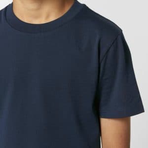 T-shirt Bimbi Classica in Cotone Organico Blu navy e notte dettaglio indossato di Farway Milano