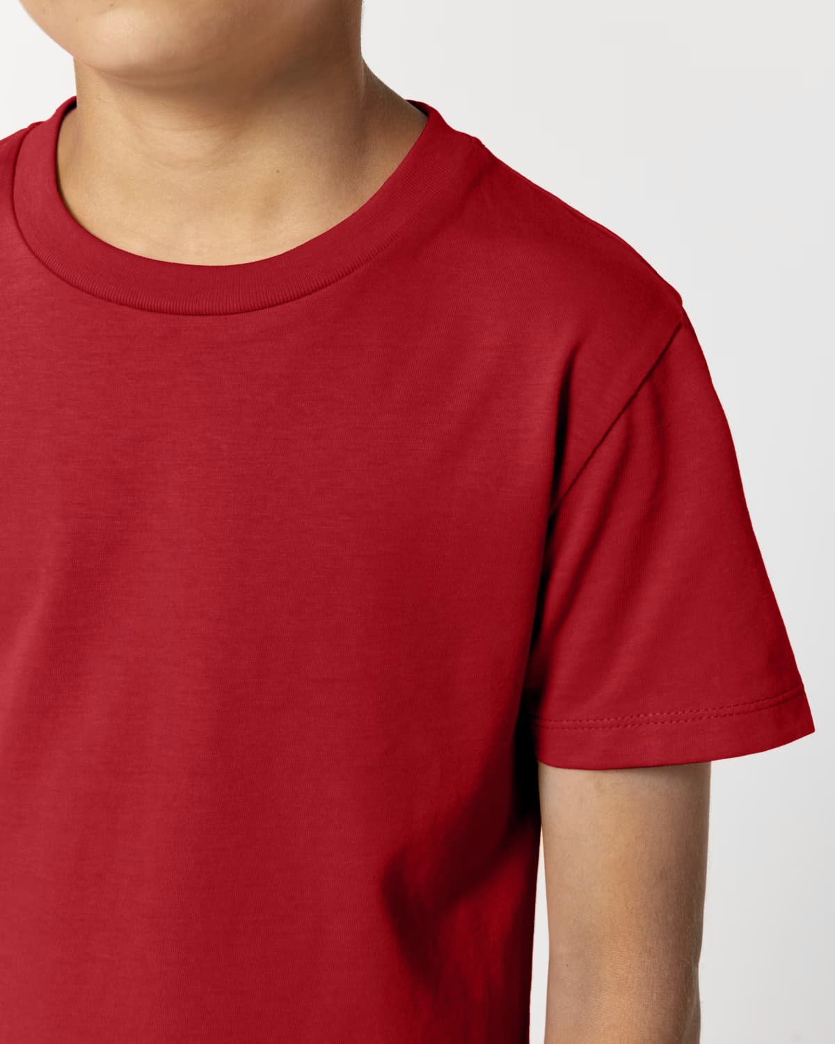 T-shirt Bimbi Classica in Cotone Organico Rosso e ciliegia still life dettaglio di Farway Milano