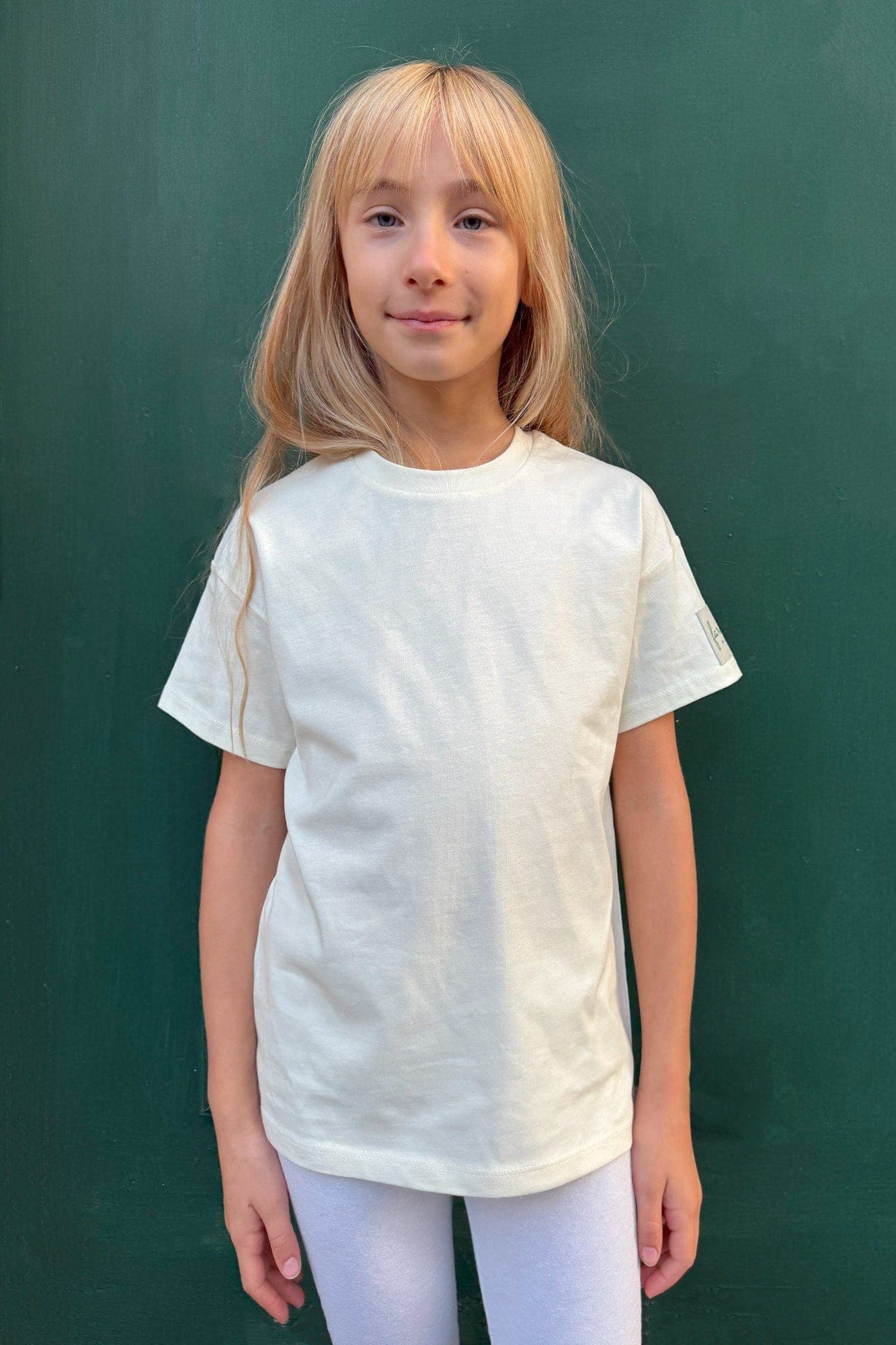 Farway-Milano-Tshirt-Kids-Oversize-Ivory-Model-Front.jpg