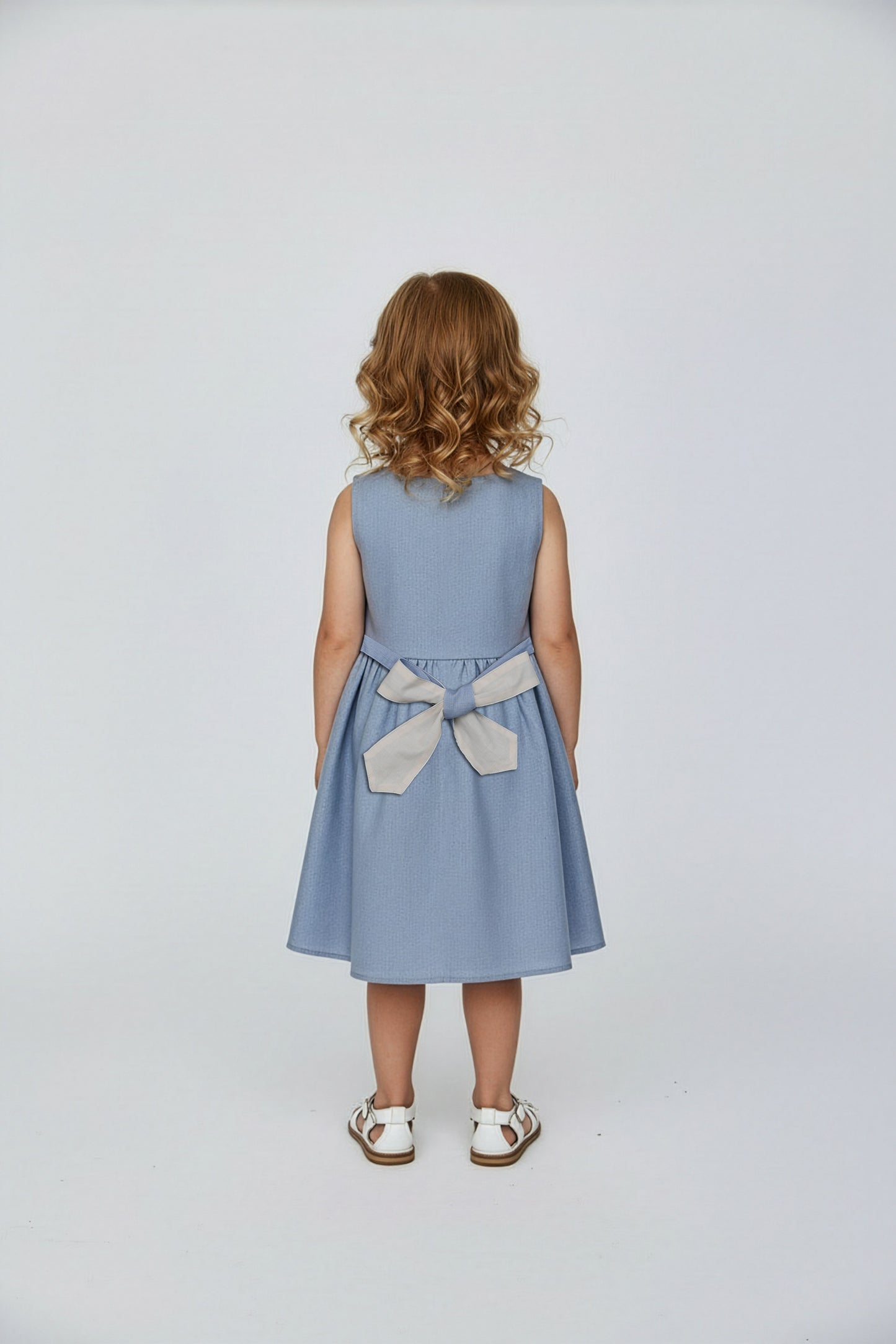 Abito Charlotte smanicato in lino