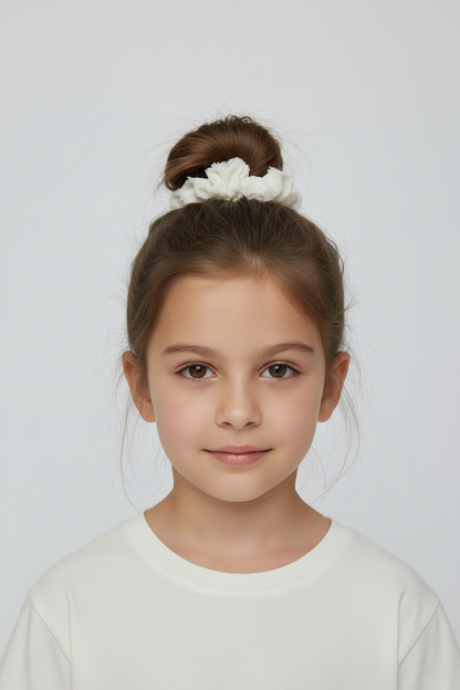 Bambina 7 anni scrunchie sfilacciato bianco