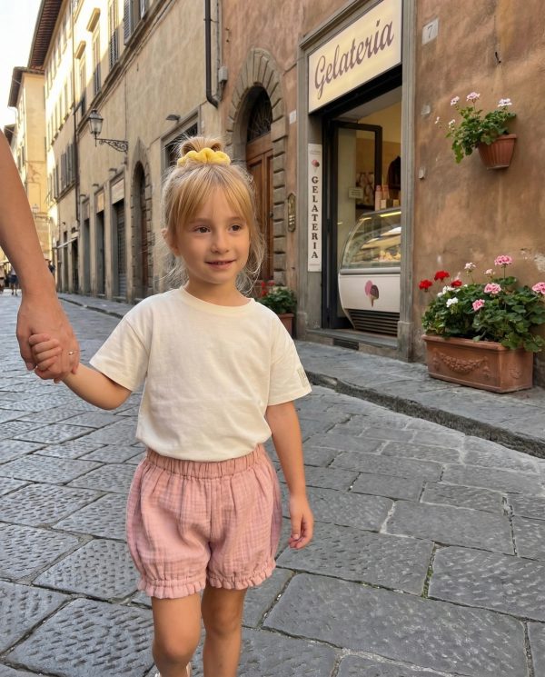 Pantaloncino a palloncino mussolina nuovo Rosa pastello e antico Passeggiata con mamma e papa di Farway Milano